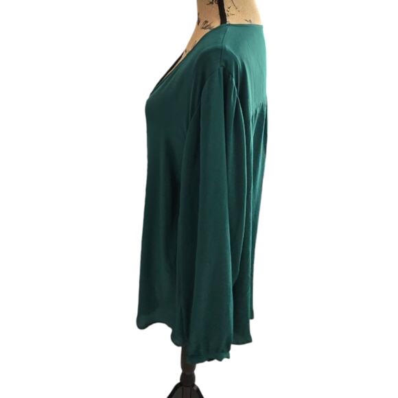 TORRID Green Pin Tucked V-Neck Long Sleeve Button Down Shirt Plus Size 4 4X - Picture 6 of 10